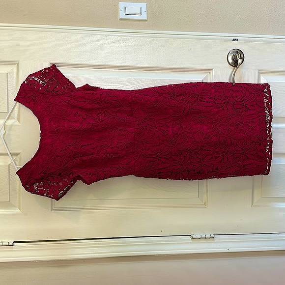 NWOT lulus lace dress . - Picture 1 of 4